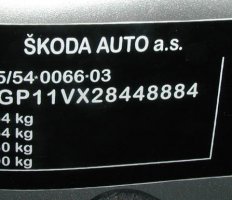 padělaný typový štítek vozidla Octavia